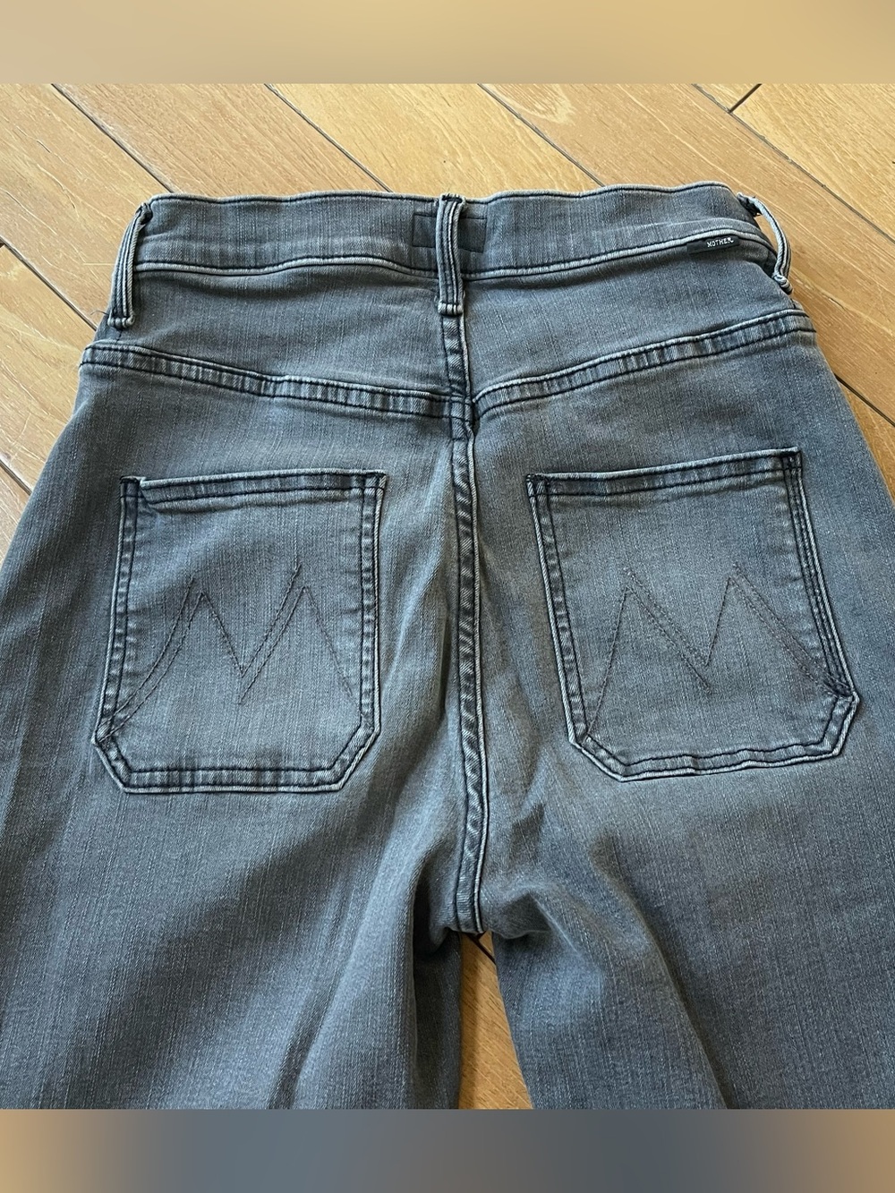 MOTHER Wrapper Patch Springy Ankle Gray Denim Jogger Jeans Size 25 - Picture 10 of 11